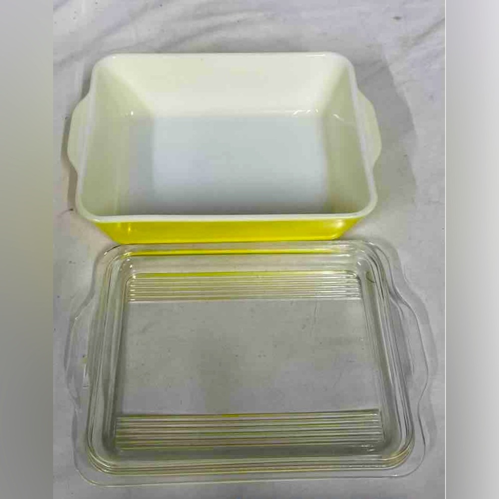 Pyrex yellow refrigerator dish #503